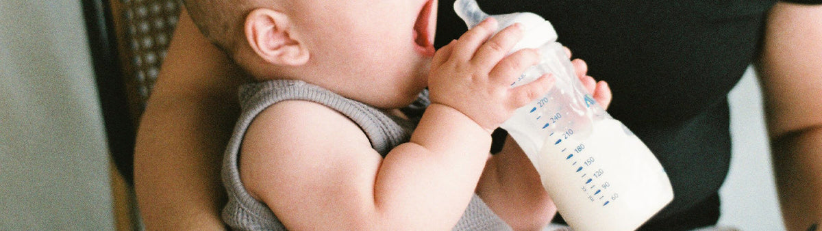 Comment faire accepter le biberon à un bébé allaité ?
