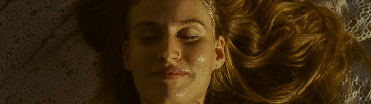 Bouffées de chaleur et sueurs nocturnes : Les solutions naturelles pour (enfin) redormir