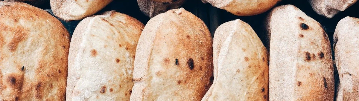 Pita à la farine de coco et dip de houmous